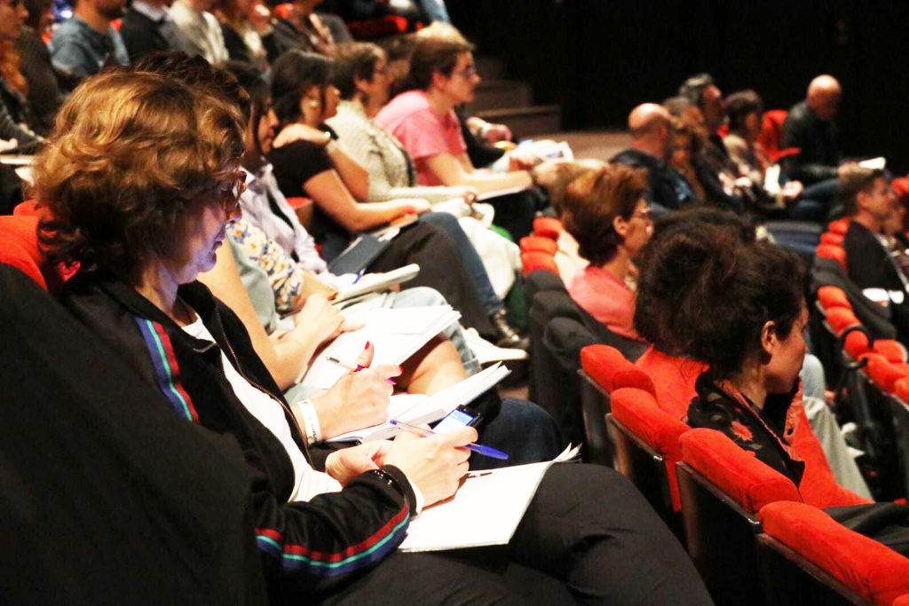 Public de la rencontre dédiée à la jeunesse à Villeurbanne